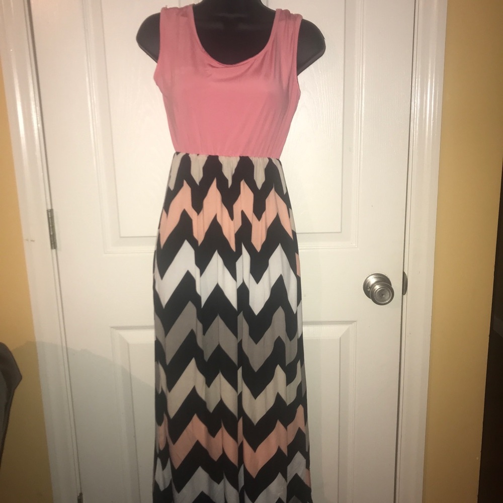 Women’s maxi dress size small